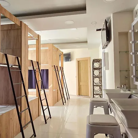 Parea Hostel
