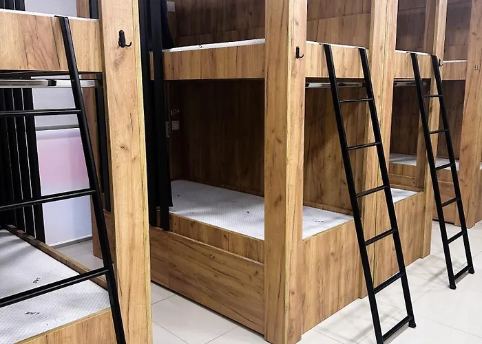 بيت شباب Parea *